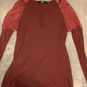 Ribbed BKE maroon long sleeve